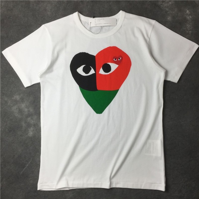 WHITE T SHIRT WITH RED HEART WITH EYES MOTIF