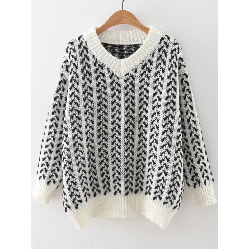 White Loose Sweater With Black Lining