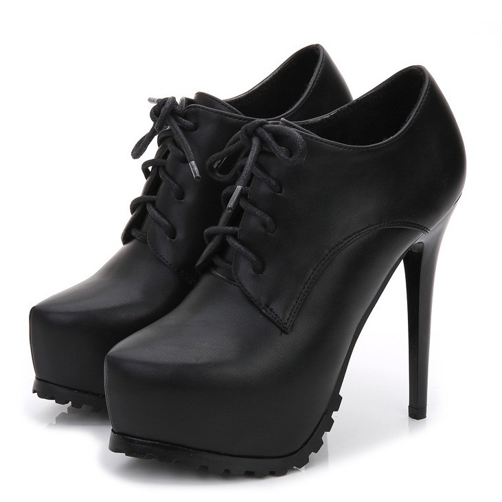 heels with black lace