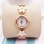 White Flowers Gold Metal Bracelet Bangle Wristband Quartz Watch 25 mm